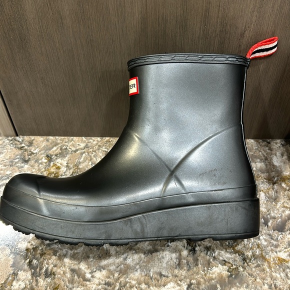 Hunter Play Short Nebula Black Rubber Rain Boots - Picture 11 of 16